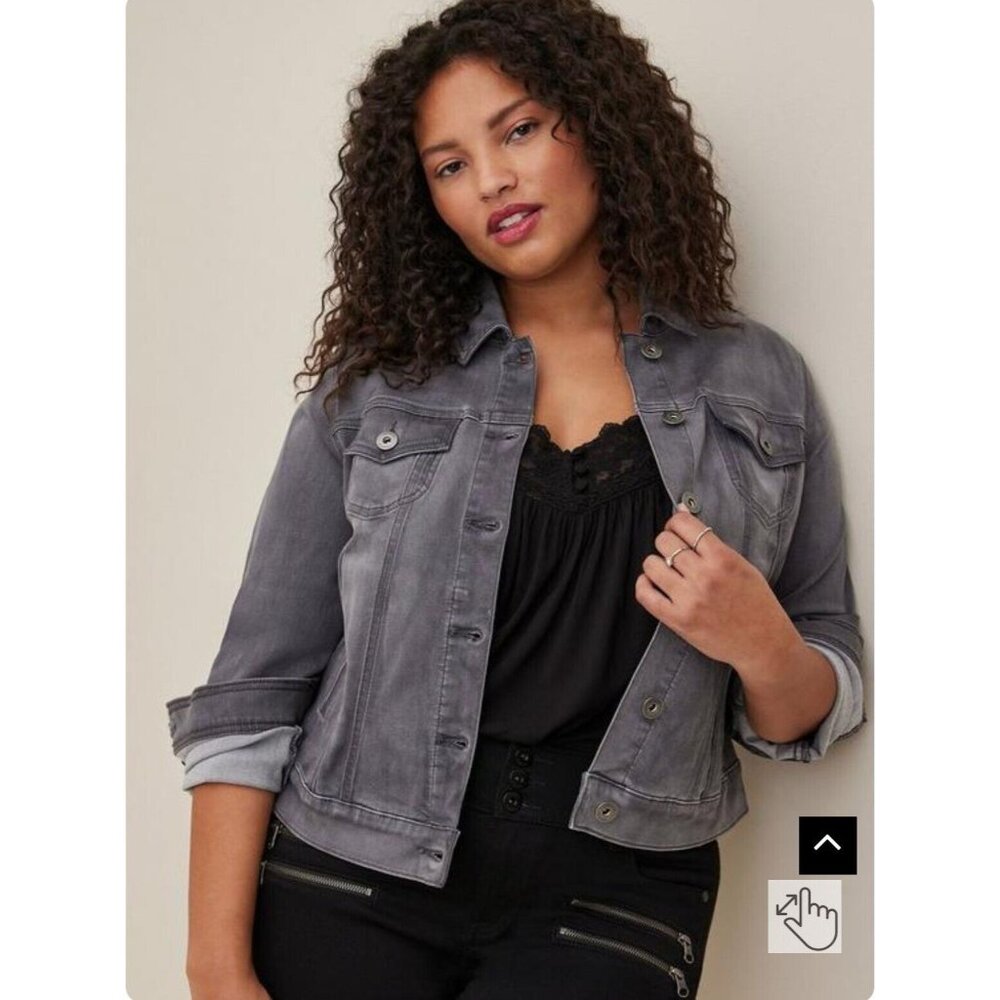 Torrid Super Soft Gray Denim Trucker Jacket Size 0 EUC Feel The Fit